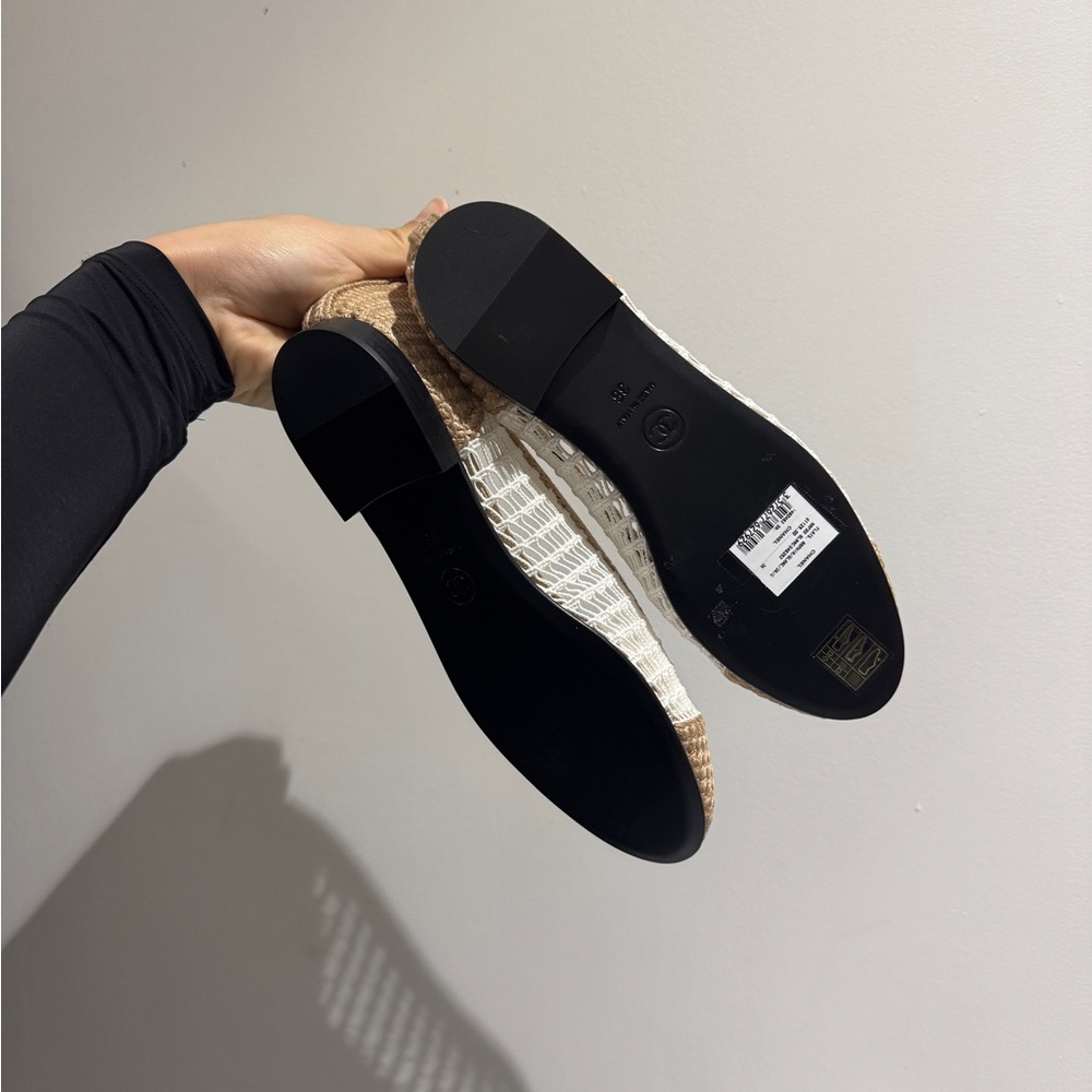 Chanel 25P Raffia White & Beige Flats | BNIB | Size 36, 36.5, 37.5 - Picture 11 of 13